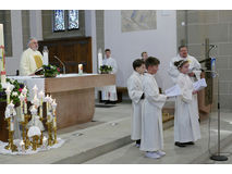 Feier der 1. Heiligen Kommunion in Sankt Crescentius (Foto: Karl-Franz Thiede)